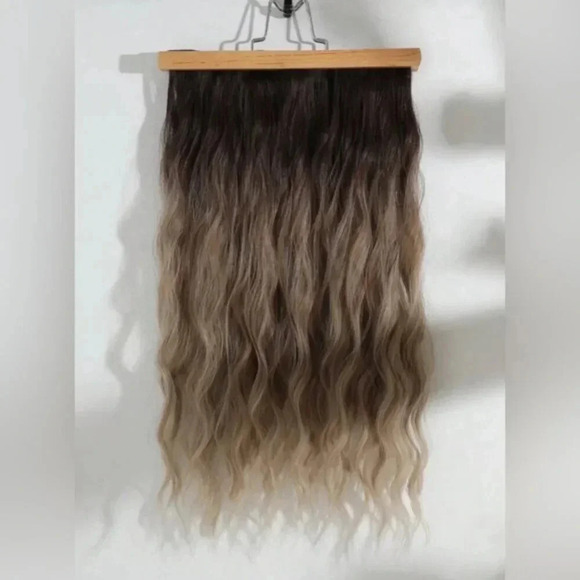 22 Inch Balayage Brown & Blonde Clip in Curly Hair Extensions - Picture 7 of 9